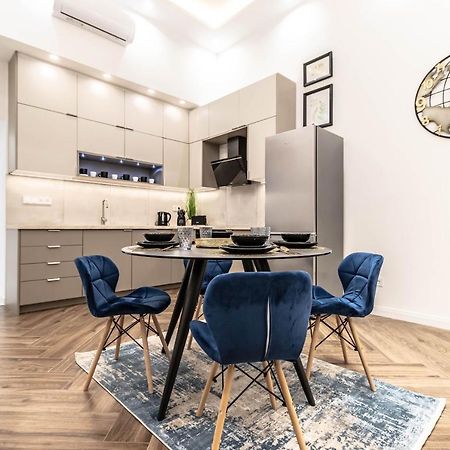 Assea Elegant Apartment With 2 Bedroom In Downtown Budapest Luaran gambar