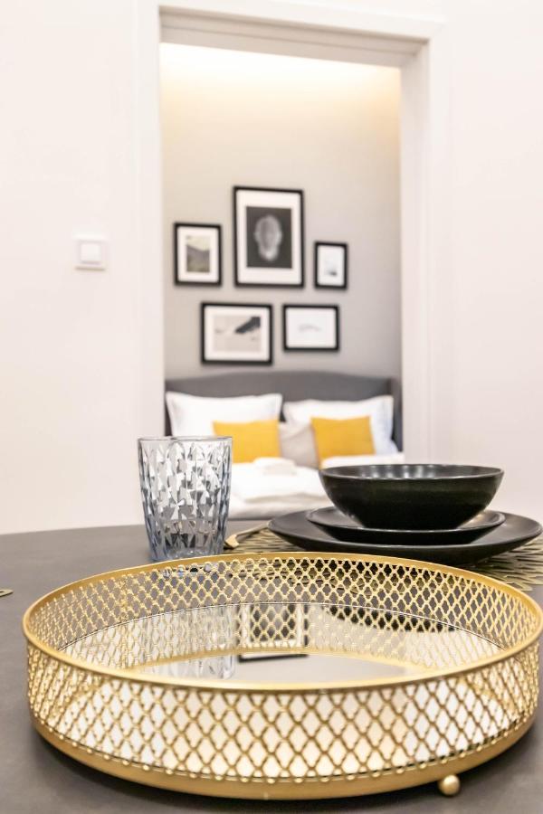 Assea Elegant Apartment With 2 Bedroom In Downtown Budapest Luaran gambar