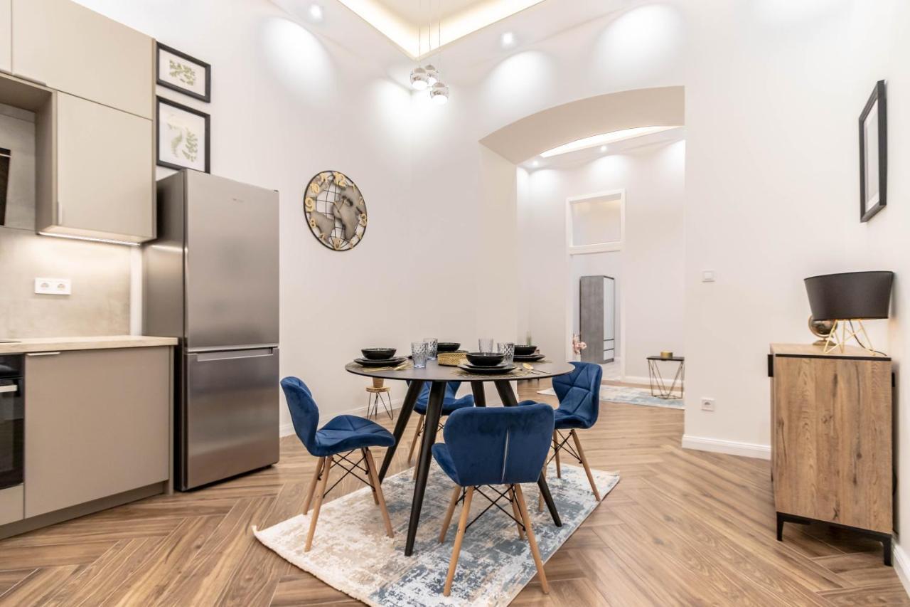 Assea Elegant Apartment With 2 Bedroom In Downtown Budapest Luaran gambar
